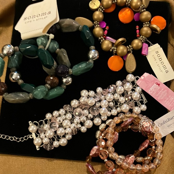 Jewelry - Six piece lot of ladies assorted beautiful new bracelets